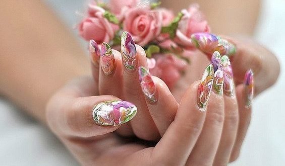 Нарощування акрилових нігтів є одним з більш популярних методів, використовуваних жінками, які мріють про красиві, доглянуті руках, які є їх візитною карткою