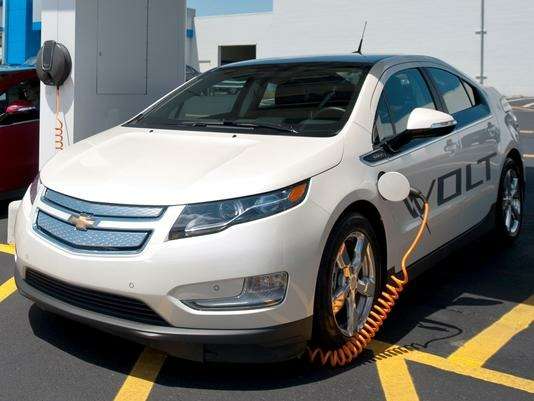 Компанія Powermat Technologies, що просуває технологію бездротової зарядки для портативної побутової електроніки за допомогою килимка Powermat, повідомила, що можливість скористатися її пристроєм в автомобілях концерну General Motors з'явиться в наступному році