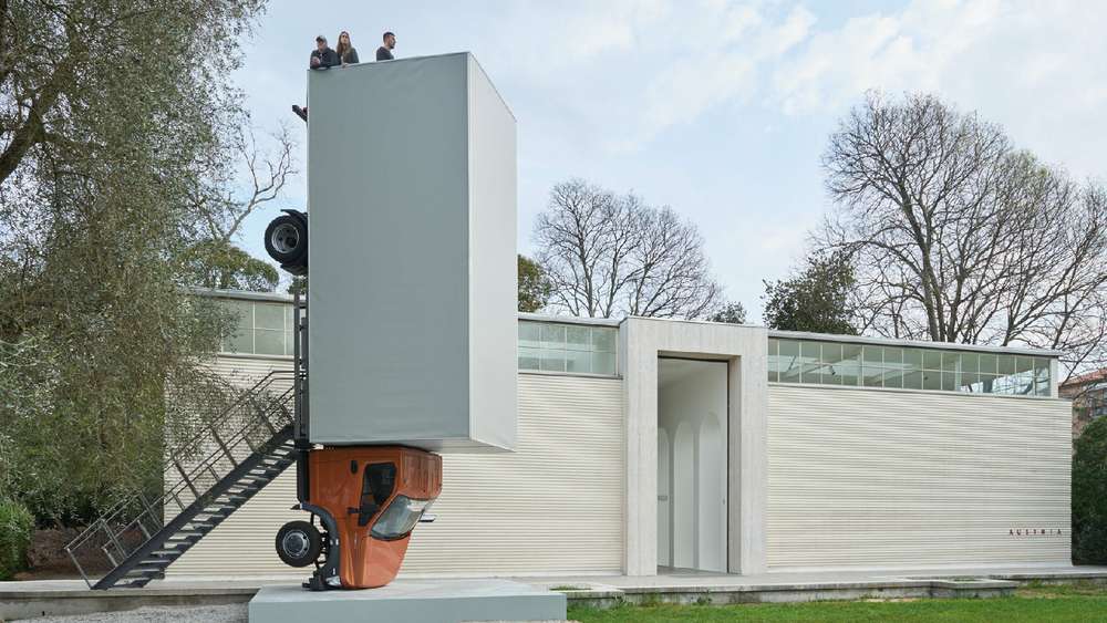 На виставці Comtrans-2017 «Група ГАЗ» представила перспективні пікап і мікроавтобус Садко Next, побудовані на базі сімейства автомобілів ГАЗель Next