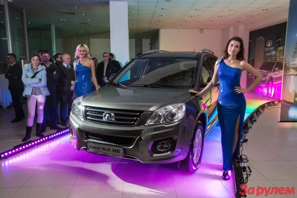 Наводимо поради щодо вибору оптимальної комплектації і по п'ять найпотужніших, найшвидших, самих просторих і найбільш містких автомобілів