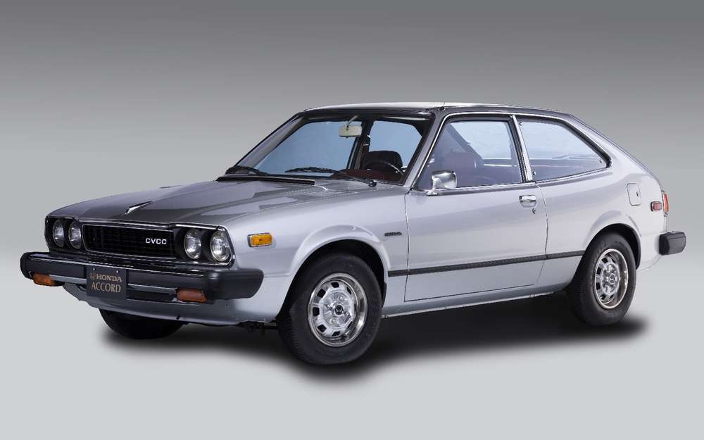 Причина відкликання - можлива несправність подушок безпеки