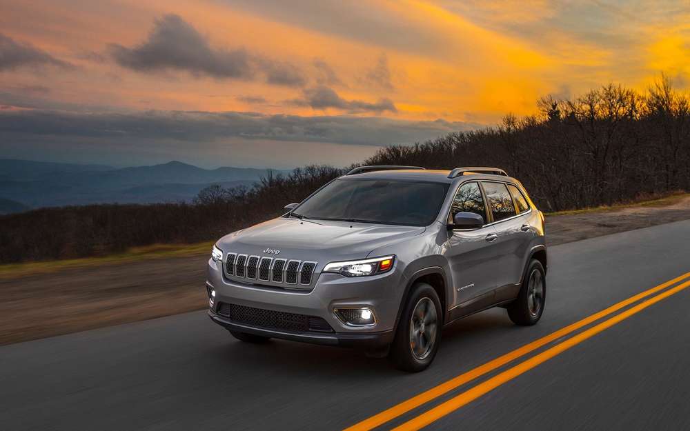 На них можуть відбуватися збої в електроніці, що призводять до короткого замикання