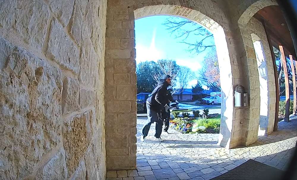 І це привід простежити за еволюцією класичного позашляховика з рамою і переднім мостом: адже тепер це кросовер з поперечно розташованим двигуном