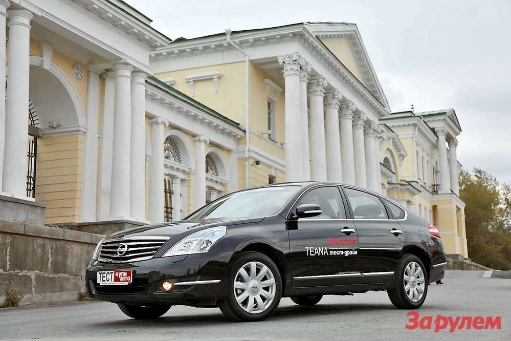 Седан і універсал отримають розширений комплекс активної безпеки, 9-ступінчасту АКП, новий дисплей мультимедіасистема Comand і «шайбу» контролер з сенсорною панеллю, яка розпізнає рукописний ввід