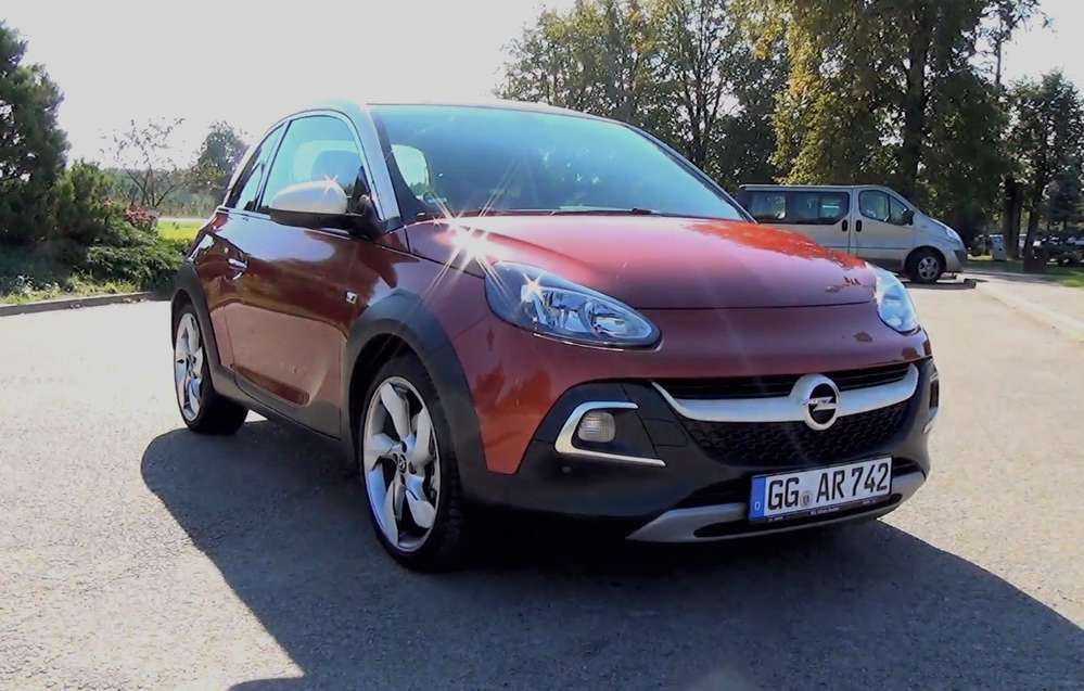 І умінням припаркуватися де завгодно: за твердженням фірми «Опель», це самий компактний кросовер у світі