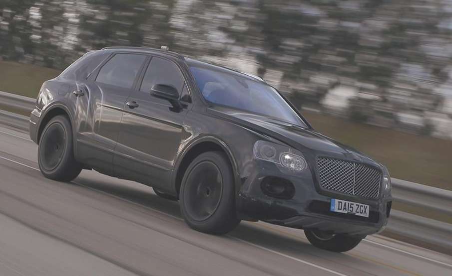 Першому серійному паркетнику в історії марки Bentley є чим здивувати клієнтів і конкурентів