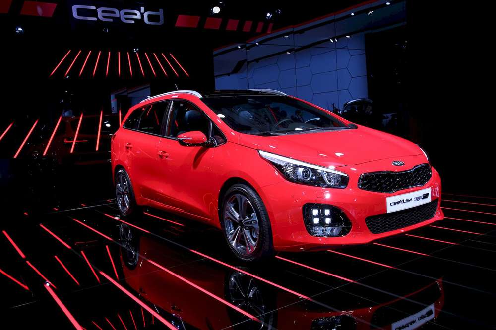 Субкомпактний хетчбек i20 Active намагається загравати з прихильниками кросоверів, а велике купе Vision G натякає на великий дводверний Genesis