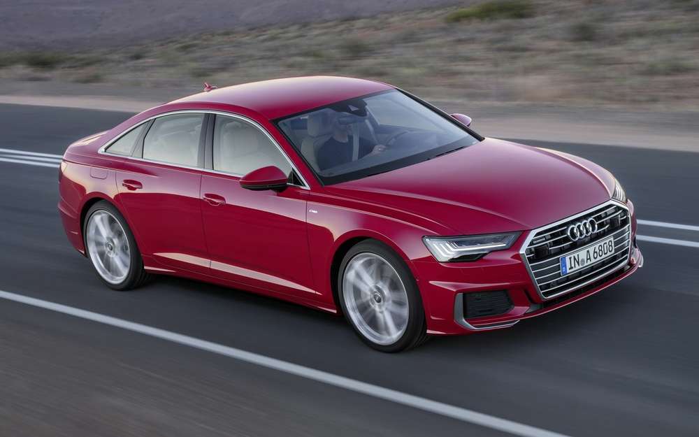 Компанія Jaguar офіційно представила свою першу повністю електричну модель - кросовер I-Pace, публічна прем'єра якого відбудеться на наступному тижні на автосалоні в Женеві