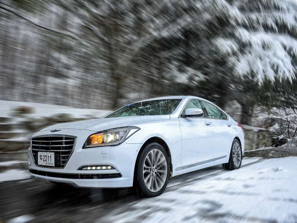 Агентство Automotive News передає, що якщо у Hyundai чи не з'явиться конкурент BMW 3-ї серії, то двухдверную модель напевно ліквідують