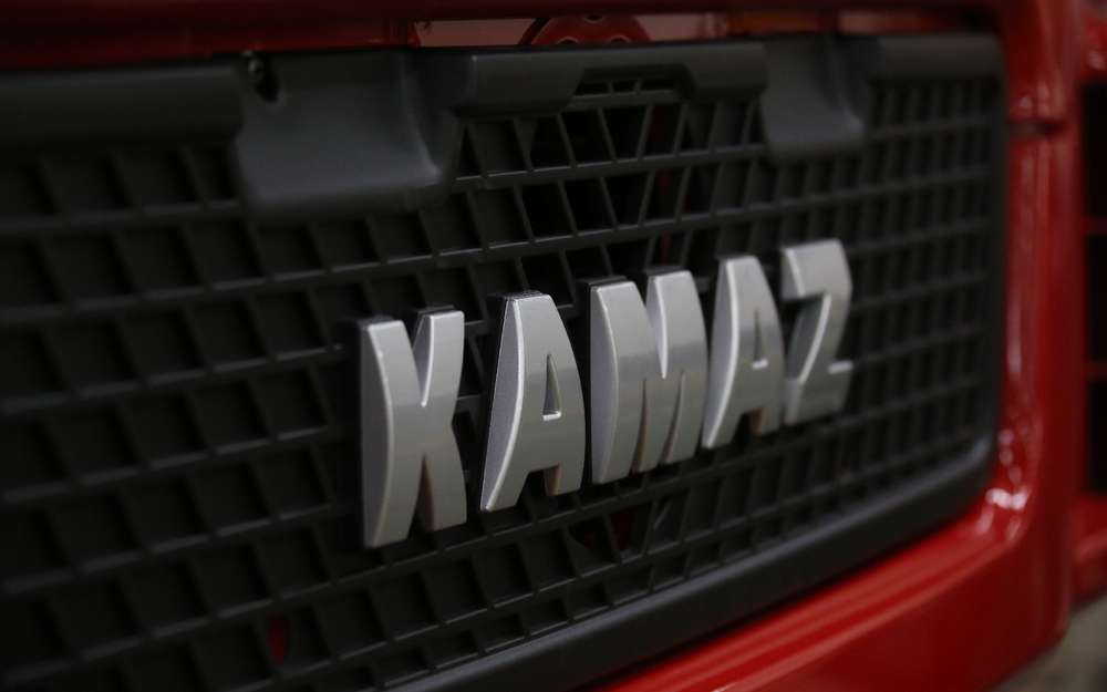 В результаті кричущою халатності комунальників під землю пішов позашляховик УАЗ