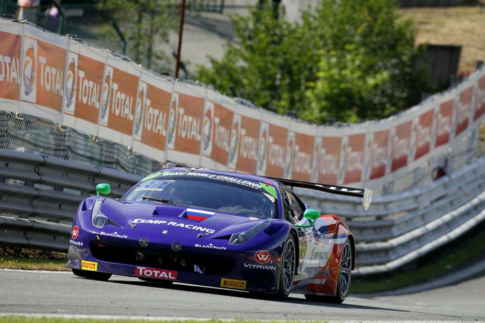 Вже з п'ятниці вхід відкритий для всіх бажаючих, а в суботу вболівальники автоспорту зможуть зустрітися відразу з декількома російськими гонщиками топ-рівня