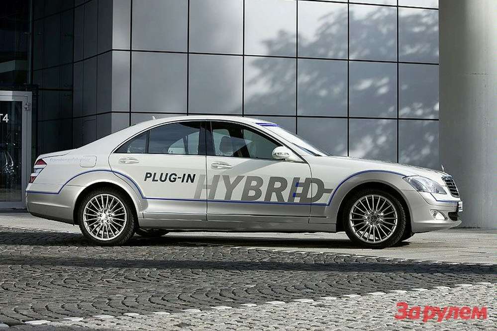 Поки німці відмовляються від трьохциліндрових моторів, але продовжують сподіватися на зниження робочого об'єму, турбонаддув, зменшення втрат на тертя, а також на розвиток гібридних і електричних установок, батарейних технологій і водневого транспорту