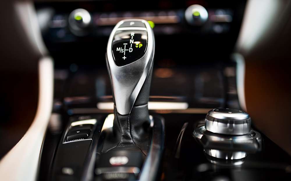 А якісь здатні викликати посмішку: такого не повторить жоден каскадер