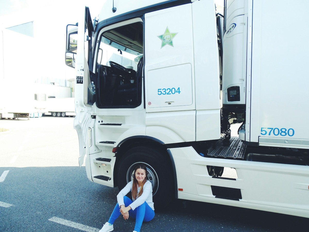 Там влаштувалася на незвичайну для представниць прекрасної половини людства роботу