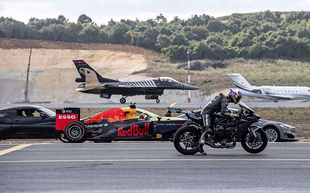 На чому буде їздити сучасний секретний агент