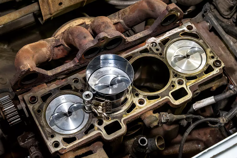 За минулий місяць було продано майже вдвічі більше машин, ніж у квітні 2018 року