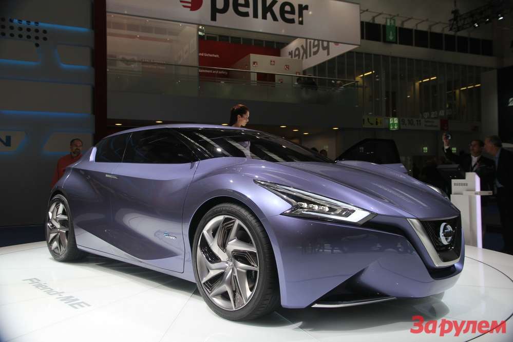 Компанія Suzuki пожинає у Франкфурті плоди своєї праці: «молодший брат» Grand Vitara концепт-превью iV-4 збирає натовпи біля стенду марки