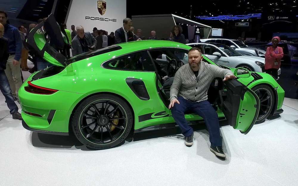 Не став винятком Женевський автосалон, на якому ми поговорили з директором з маркетингу «Кіа Мотор Рус» Валерієм Таракановим про російському авторинку і найближчих новинки, які припасла для нього корейська компанія