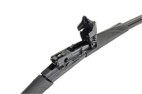 У дефектних примірників через корозію можуть ламатися та відвалюватися склоочисники