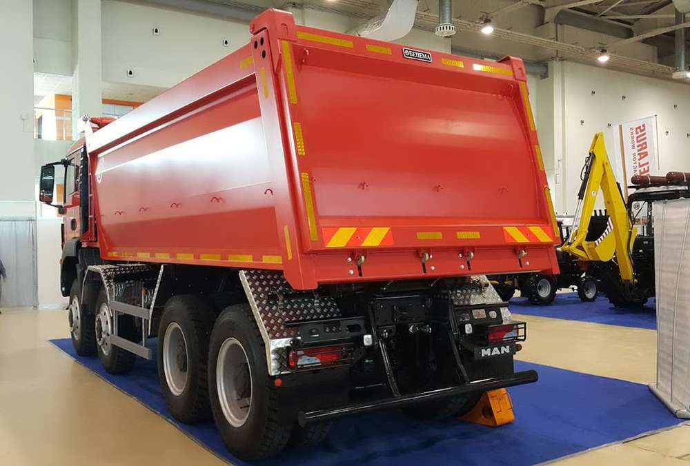 Компанія «Сканія Україна» представила на міжнародній виставці Mining World Russia кар'єрний самоскид Scania P440 CB8x4EHZ