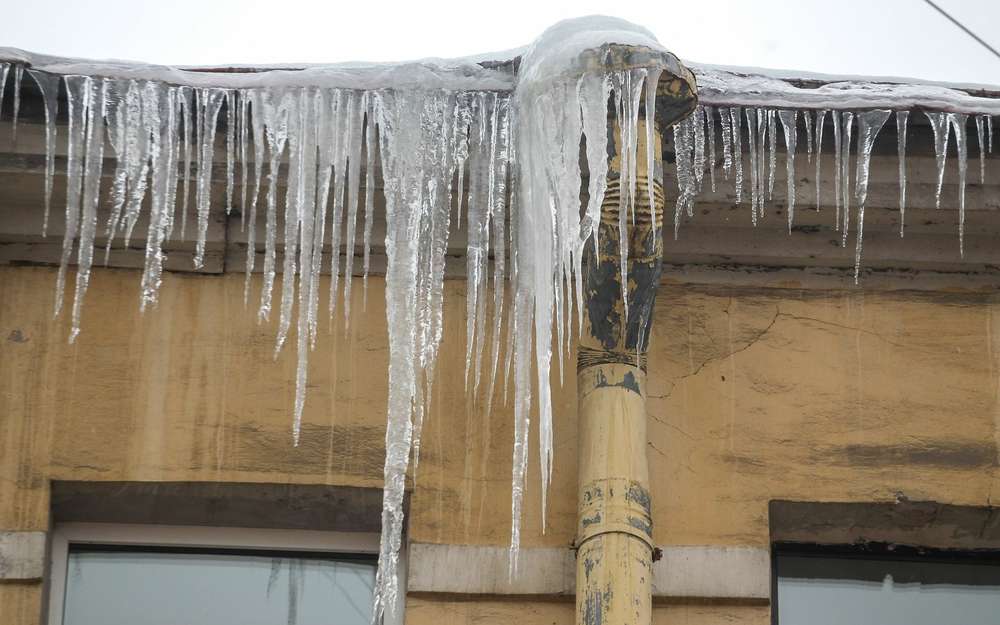 Ми вважаємо - так: застарілі, але ще цілком актуальні моделі дилери можуть віддати з хорошою знижкою