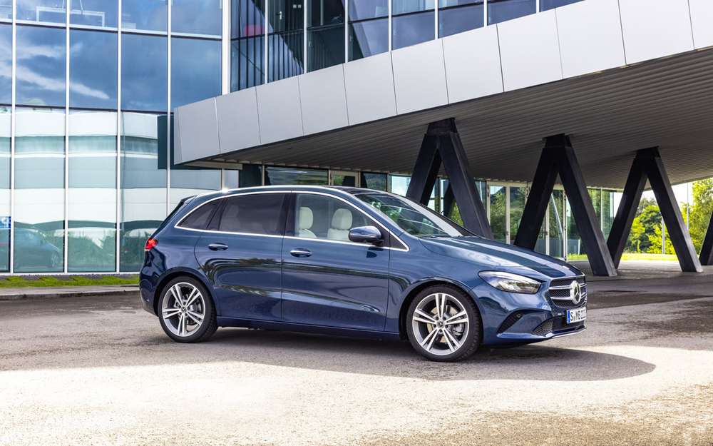 На автосалоні в Парижі відбулася світова прем'єра першого електричного кросовера з чотирма кільцями на радіаторних гратах