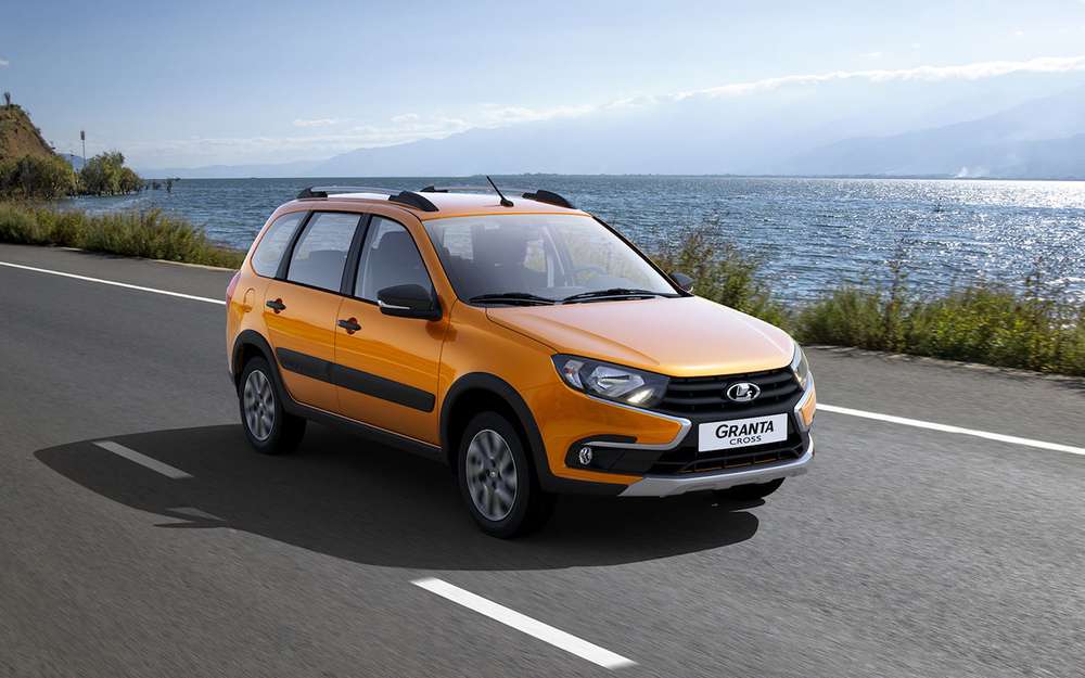 Машина негайно вирвалася в лідери ринку і фактично стала основним рушієм продажів нових автомобілів в Росії