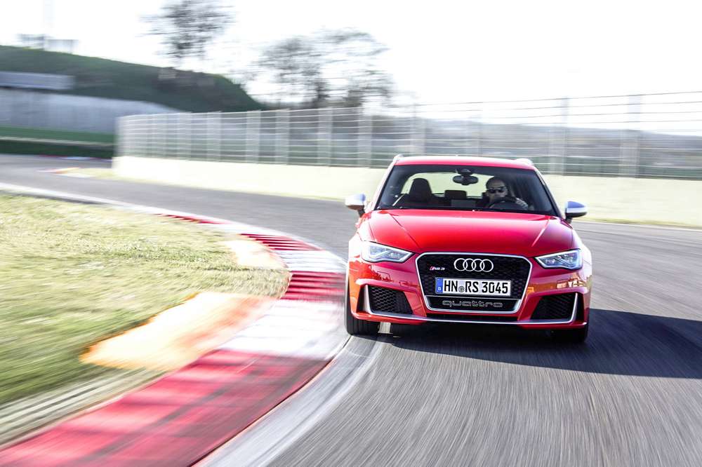 У спортивних тестах, які журнал «За кермом» проводить з 2009 року на автодромі «Смоленське кільце», куди важливіше час, за яке спорткар долає 3357 метрів чудового гоночного асфальту, закрученого в примхливу стрічку