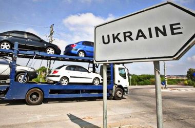 25 листопада 2015 року, 13:02 Переглядів:   Україна вводить 12,12% спецмито на імпорт автомобілів з Узбекистану