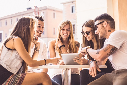 На сайті Столото ви можете запросити своїх друзів з соціальних мереж або по електронній пошті