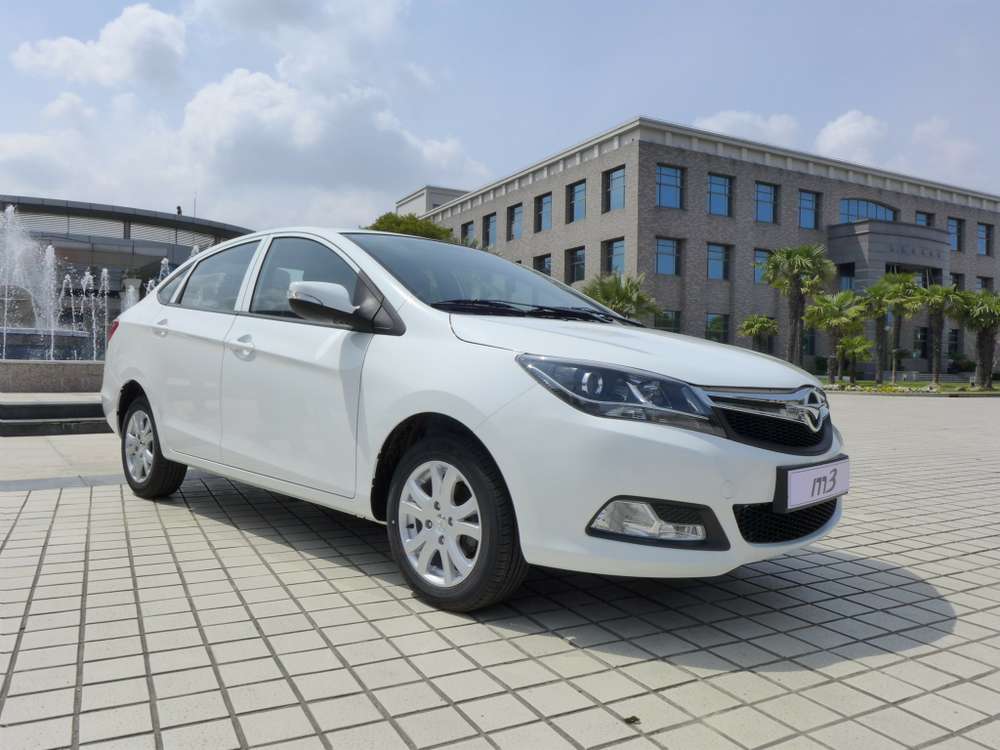 І хоча китайські марки, подібні Haima, роблять лише перші кроки, новий седан M3, що виходить на наш ринок цієї весни, - кроки ці вельми упевнені