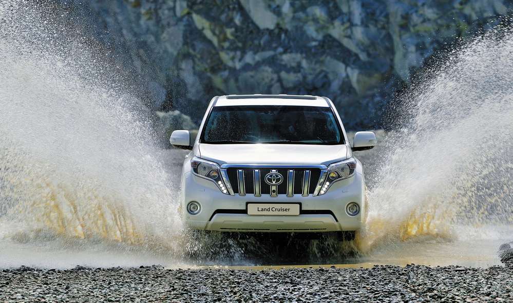 Ми згадаємо лише деякі, основні етапи біографії знаменитого британського бренду