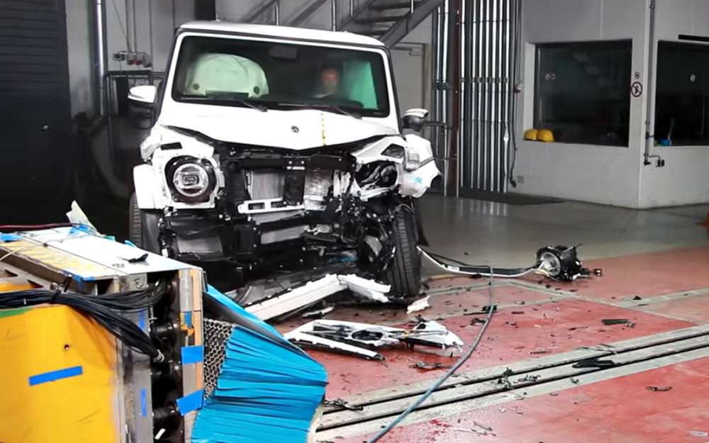 Днями позашляховик промчав з вітерцем по греблі в Аргентині