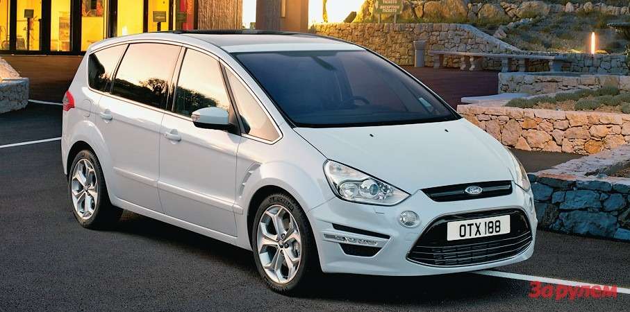 Судячи зі стилю, ми бачимо майбутнє оновлення Mercedes-Benz Viano, який взимку минулого року застали на випробуваннях в камуфляжі