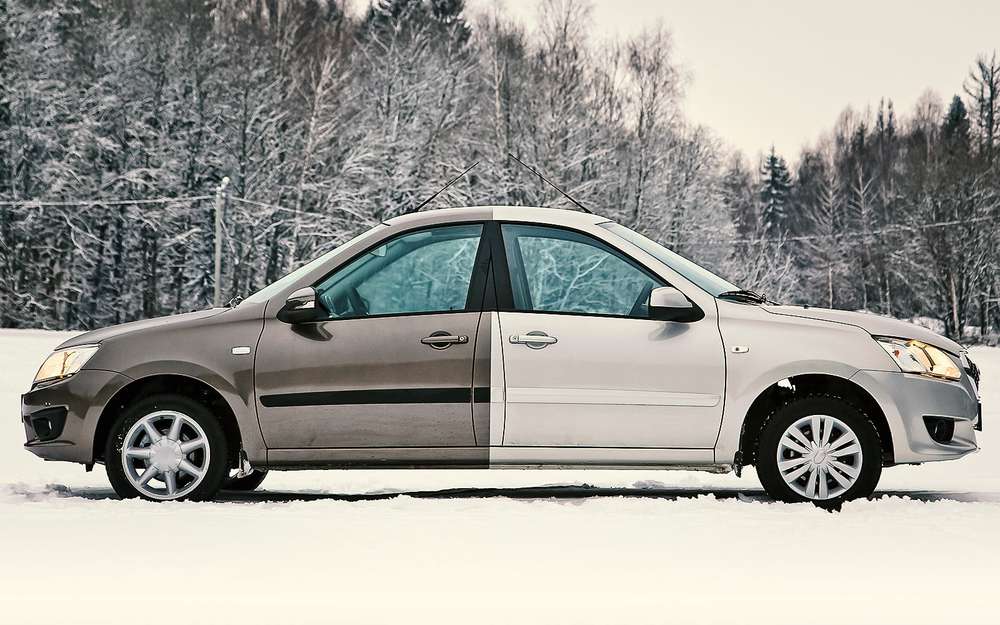 Пасажирська версія виглядає як повноцінний кроссвен, для якого до того ж фірма Dangel підготувала повнопривідну трансмісію