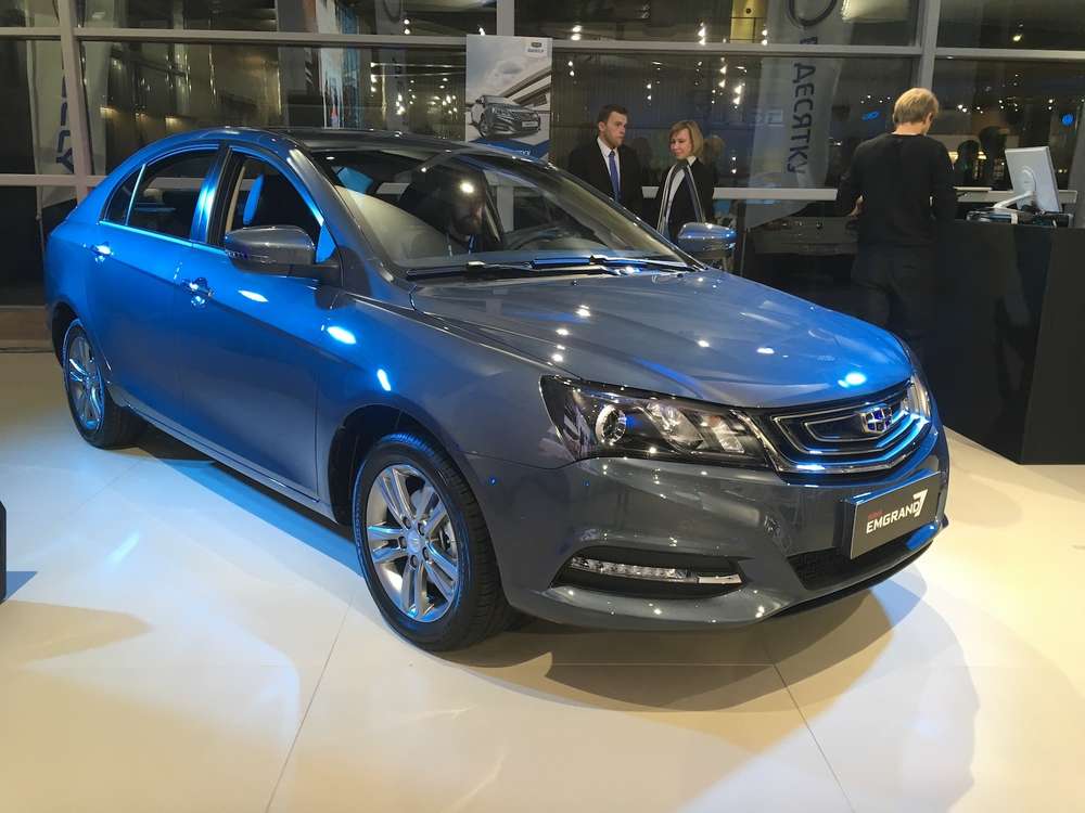 Вартість кросовера Geely Atlas з турбованим 184-сильним мотором склала від 1 439 990 до 1 639 990 рублів
