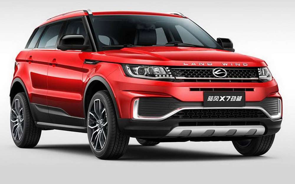 Шість циліндрів у кожного, вісім автоматичних ступенів в коробках ZF і три розумних повних приводу: гіпернової Audi Q8 і BMW X5 кинули виклик надгігантів Range Rover Sport, в ролі арбітра - «За кермом»