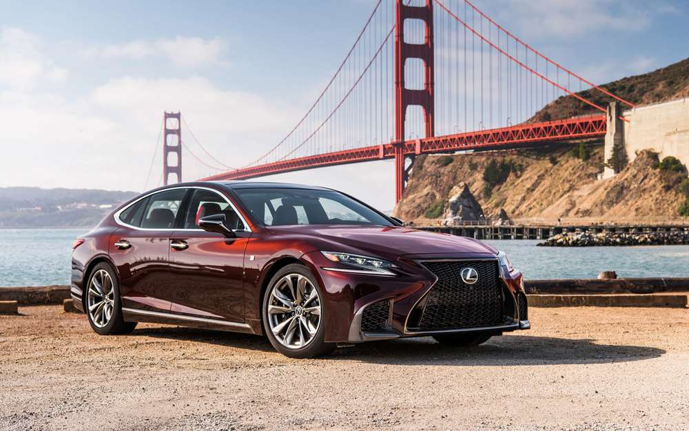 Автомобіль призначений тим, хто хоче, щоб його засіб пересування виглядало незвично і ексклюзивно, а також мало підвищеною комфортністю