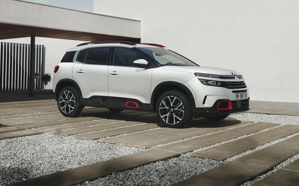 У Росії через проблеми з моторами оголошено про відкликання чотирьох моделей французьких автовиробників, зроблених у співпраці з Mitsubishi - Citroen C4 Aircross і C-Crosser, а також Peugeot 4008 і 4007