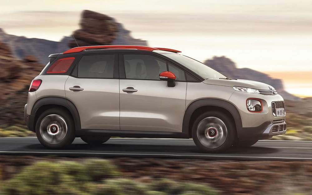 PSA хоче купити Jaguar Land Rover, який належить сьогодні індійської Tata Motors і зазнає збитків