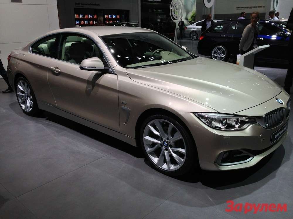 Оновлений BMW Z4 побачив сьогодні світ через 25 років після виходу легендарного BMW Z1, який викликав сенсацію на Франкфуртському міжнародному автосалоні 1987 року