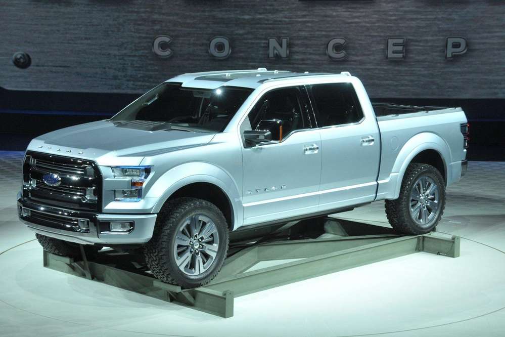 У запрошенні зазначено, що модель буде оснащуватися 460-сильним мотором V8