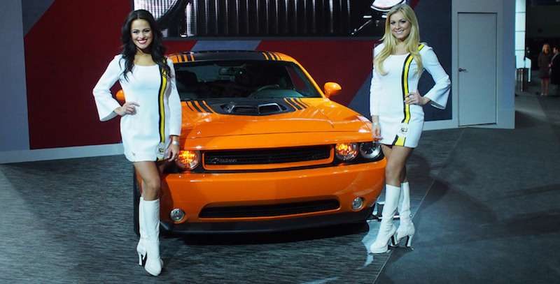 Модернізований логотип з'явиться на серійних автомобілях Cadillac в другій половині 2014 року