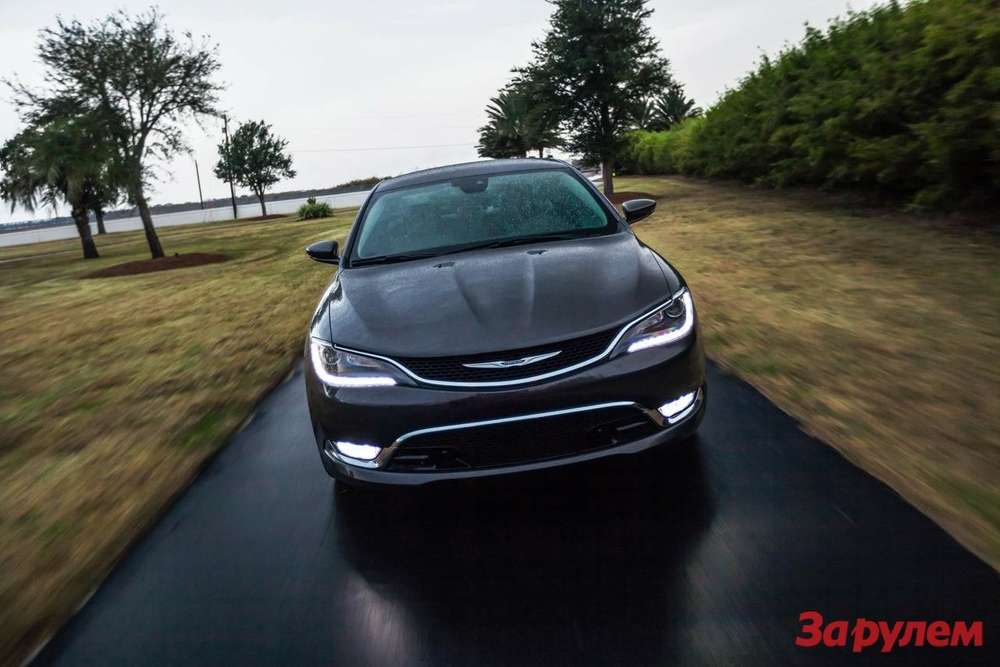 На автосалоні в Детройті французька компанія представила шину на основі нової технології EverGrip, яка не тільки дозволить зберегти зчеплення з дорогою, але і покращувати його протягом всієї служби покришки