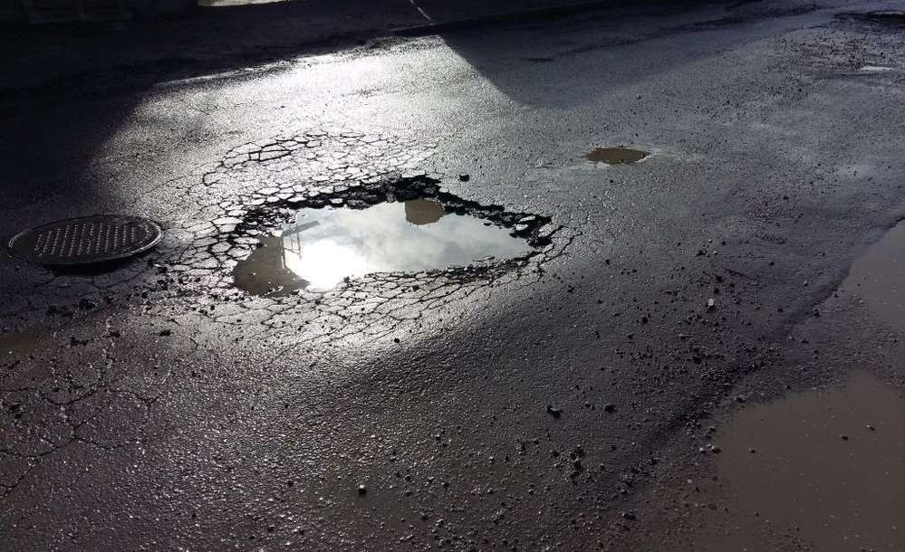 Майже 100 тисяч рублів отримає по суду автомобіліст з Бєлгорода з керуючої компанії багатоквартирного будинку, що не простежила за станом фасаду і допустила його часткове обвалення