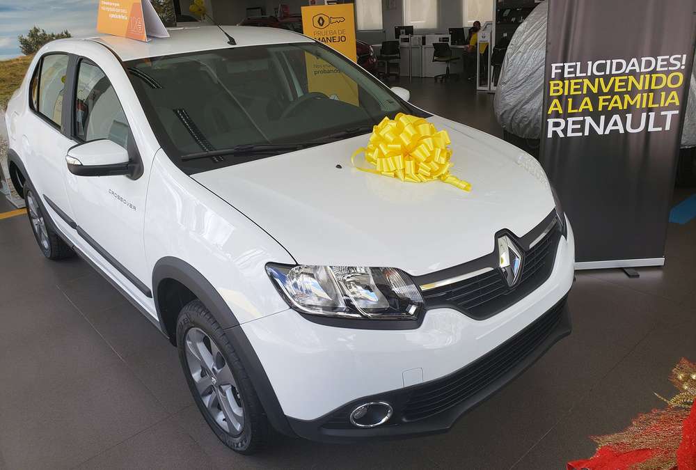 Седан в спеціальній версії Connect отримав систему дистанційного доступу до деяких функцій і можливість відстеження стану машини по смартфону