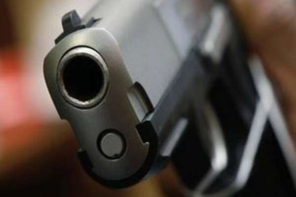 Вчора ввечері співробітники поліції під прикриттям спецназу прийшли в офіс банкіра Ерхов, чия охорона, як передбачається, побила автомобіліста на дорозі