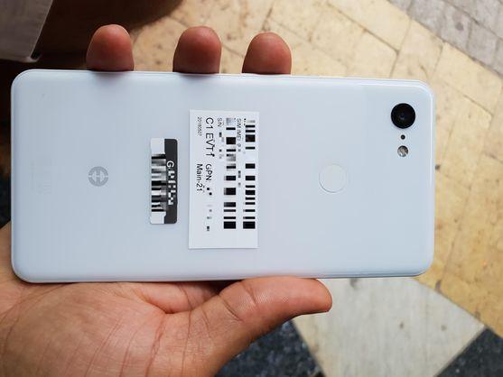 Компанія Google відмовилася від двуцветной схеми оформлення пристроїв