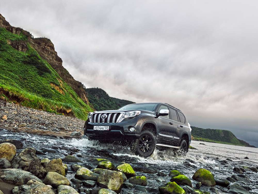 Випробування роликами проходять кросовери з підключаються через міжосьове муфту задніми колесами - Renault Duster, Nissan X-Trail, Mazda CX-5, Volvo V60 Cross Country, позашляховики з інтелектуальним повним приводом - Audi Q7, Mercedes-Benz GLE, Volkswagen Touareg, а також безкомпромісні Toyota Land Cruiser Prado, Лада 4 × 4 Урбан і УАЗ Патріот