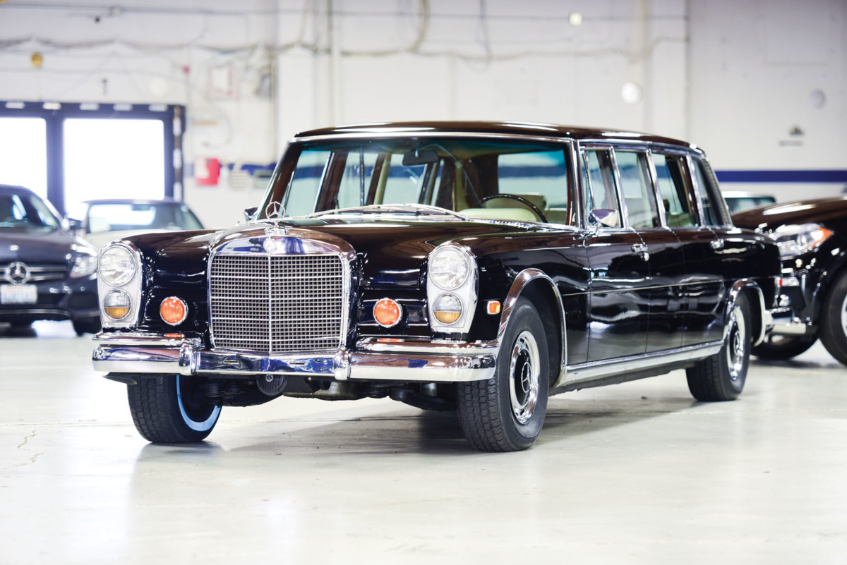 Величезний 6,2-метровий Mercedes-Benz 600 - вершина модельного ряду німецької марки 60-х